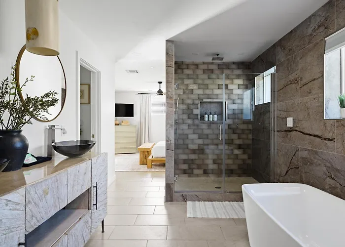 Modern Retreat With Pool Hot Tub Outdoor Kitchen Ferienhaus *