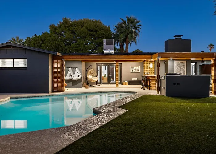 Modern Retreat With Pool Hot Tub Outdoor Kitchen Ferienhaus *