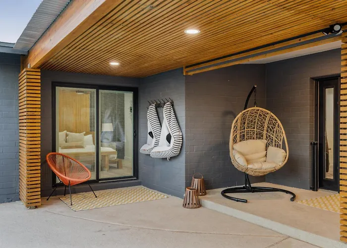 Ferienhaus Modern Retreat With Pool Hot Tub Outdoor Kitchen *