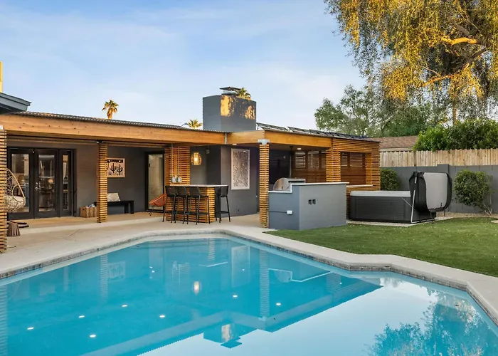 Ferienhaus Modern Retreat With Pool Hot Tub Outdoor Kitchen