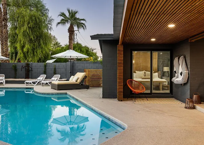 Modern Retreat With Pool Hot Tub Outdoor Kitchen Ferienhaus Scottsdale