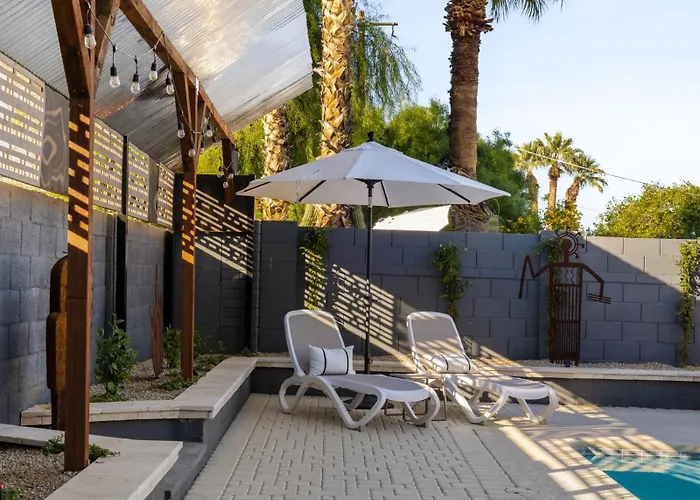 Modern Retreat With Pool Hot Tub Outdoor Kitchen Scottsdale