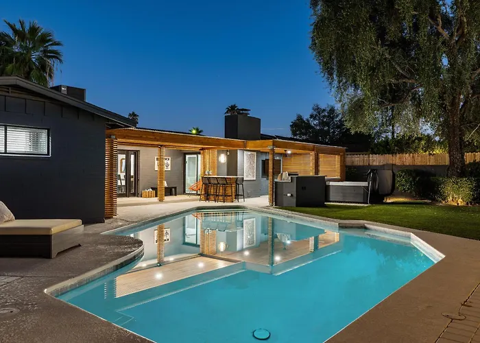 Modern Retreat With Pool Hot Tub Outdoor Kitchen Ferienhaus Scottsdale