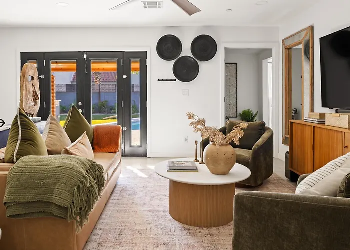 Modern Retreat With Pool Hot Tub Outdoor Kitchen * Scottsdale