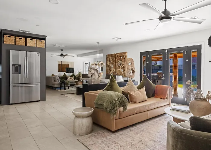 Modern Retreat With Pool Hot Tub Outdoor Kitchen